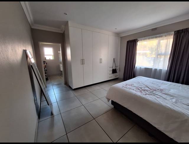 3 BEDROOM TOWNHOUSE FOR SALE IN ARCON PARK